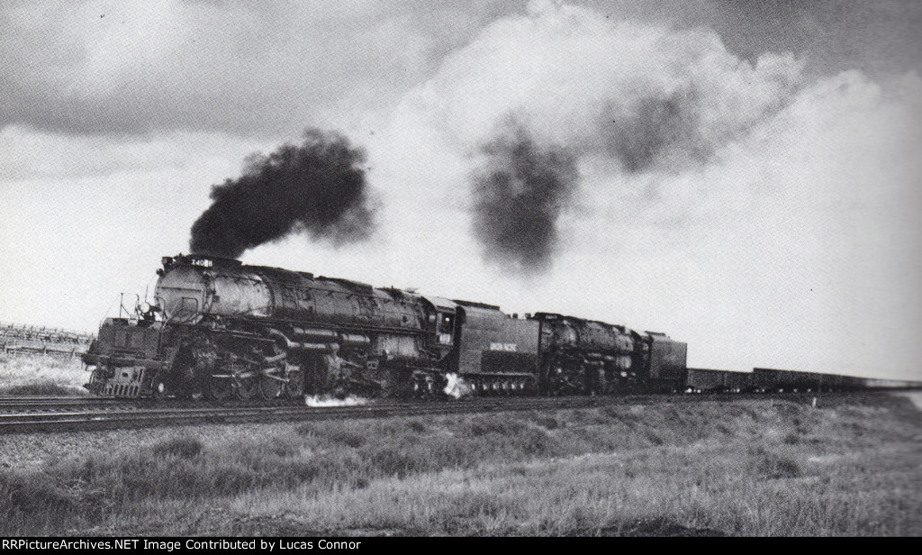 Doubleheading Eastbound Empties